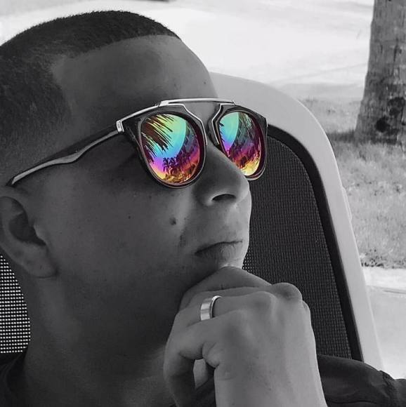 Meet your Posher, Idonys - Picture 1 of 1